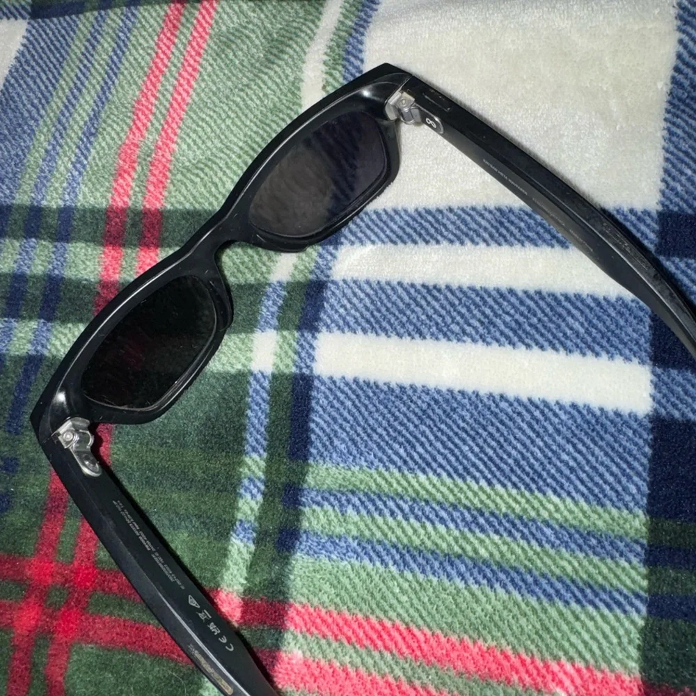 Ray-Ban Matte Black Sunglasses with Brown Case